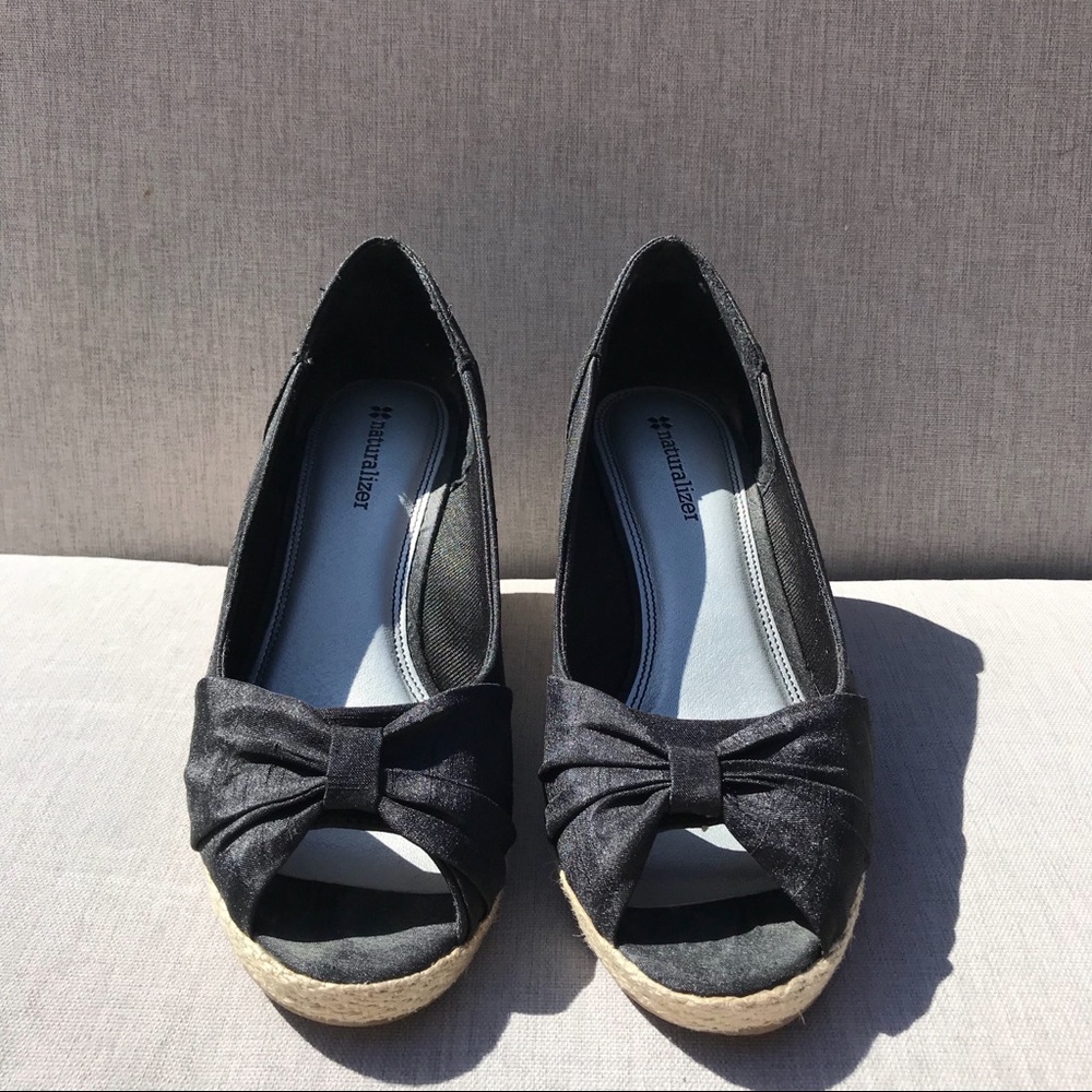 Black Knotted Wedges Naturalizer